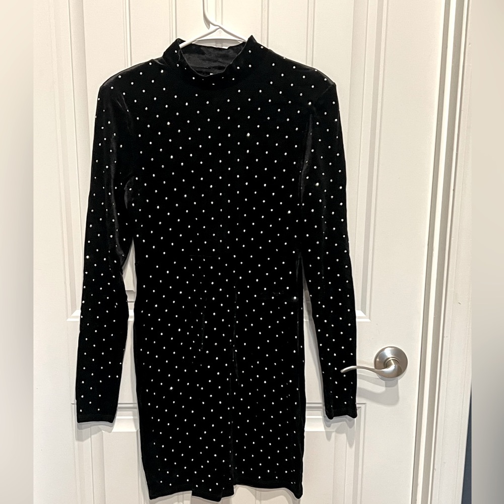 Black longsleeve dress